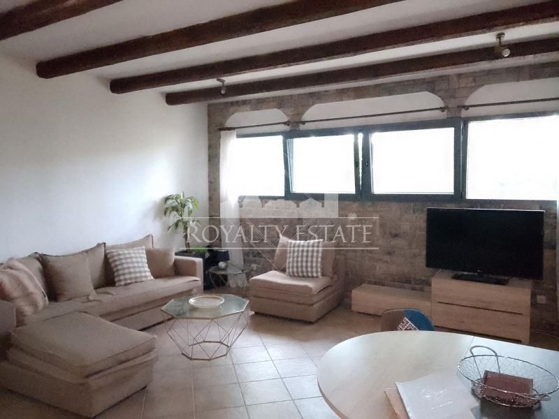 property-img